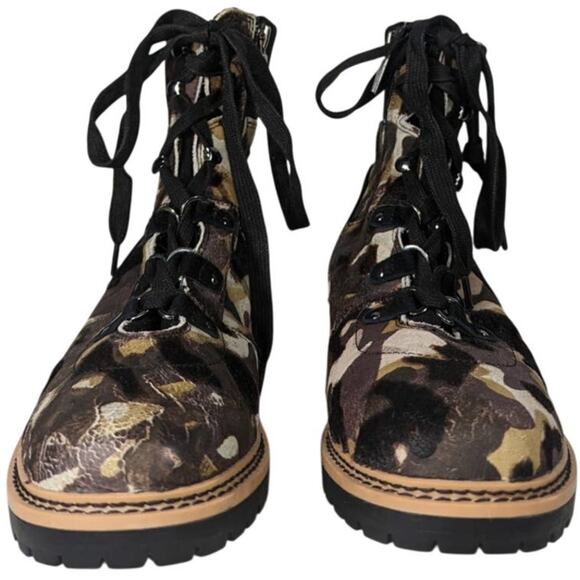 Me‎ Too Genuine Leather Santos Combat Boots Camo Suede 7M Memory Foam Padded - Picture 2 of 16